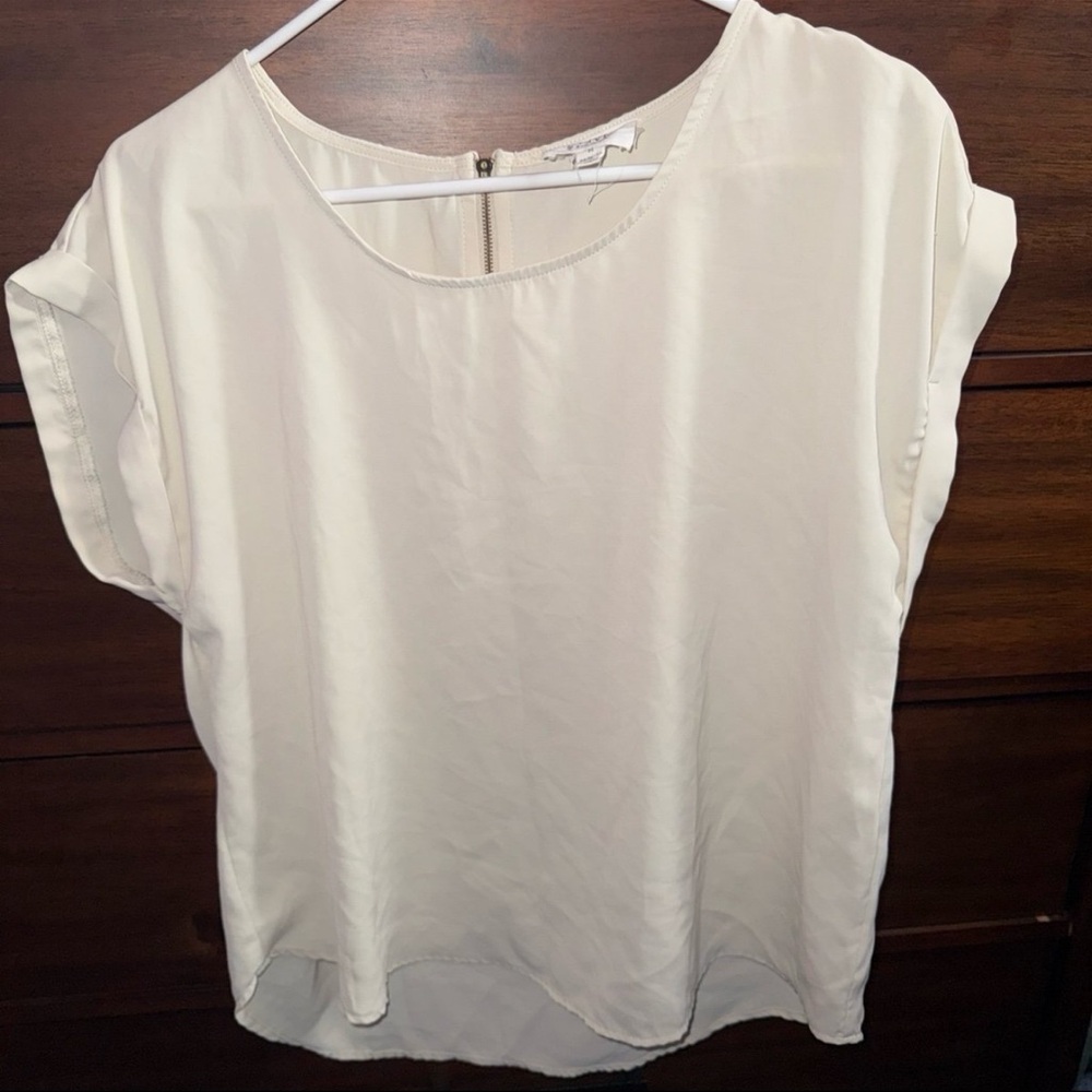 Olive & Oak | Beige Flowy Blouse